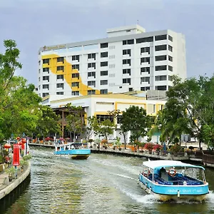 Tun Fatimah Riverside Hotel